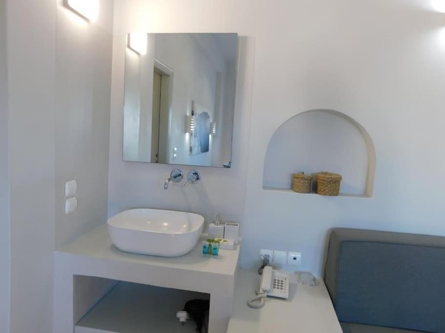Perissa Beachfront Rooms Εξωτερικό φωτογραφία