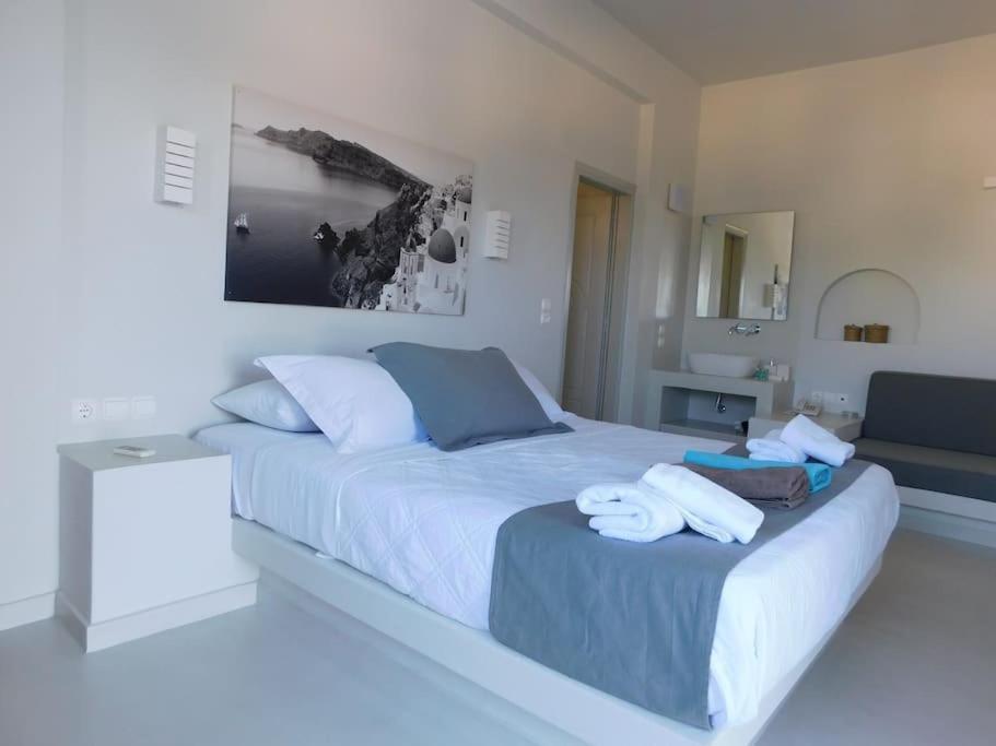 Perissa Beachfront Rooms Εξωτερικό φωτογραφία