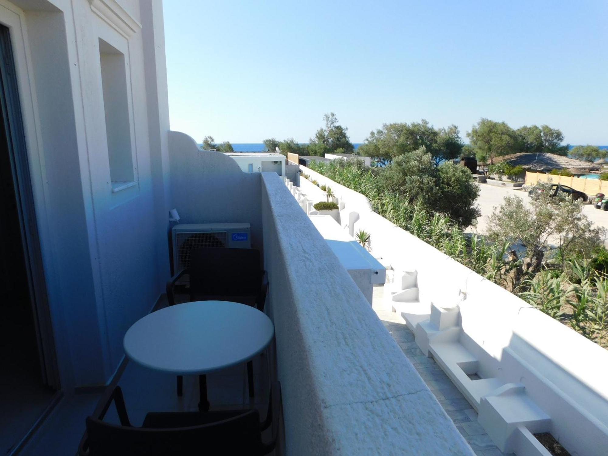 Perissa Beachfront Rooms Εξωτερικό φωτογραφία