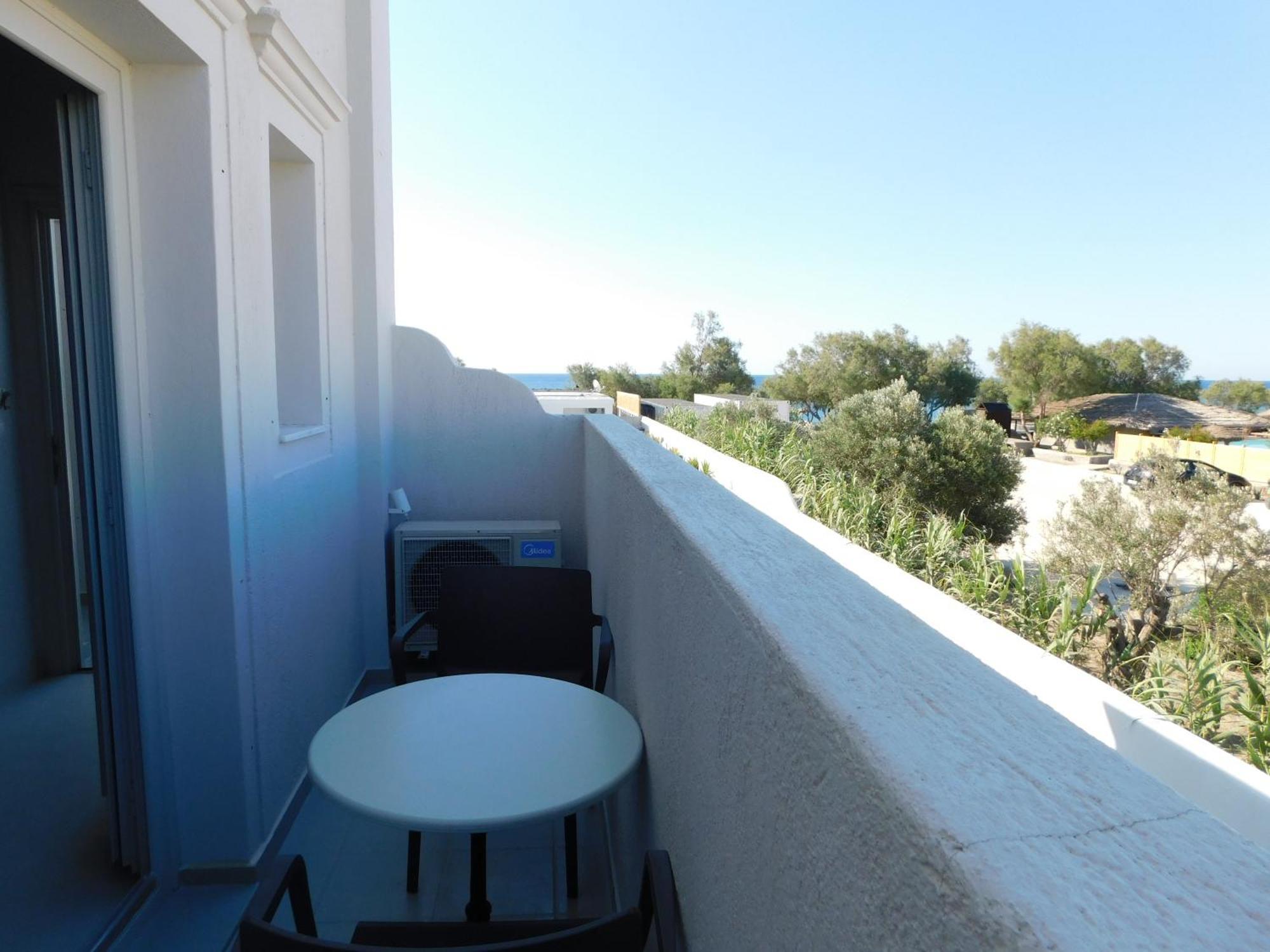 Perissa Beachfront Rooms Εξωτερικό φωτογραφία
