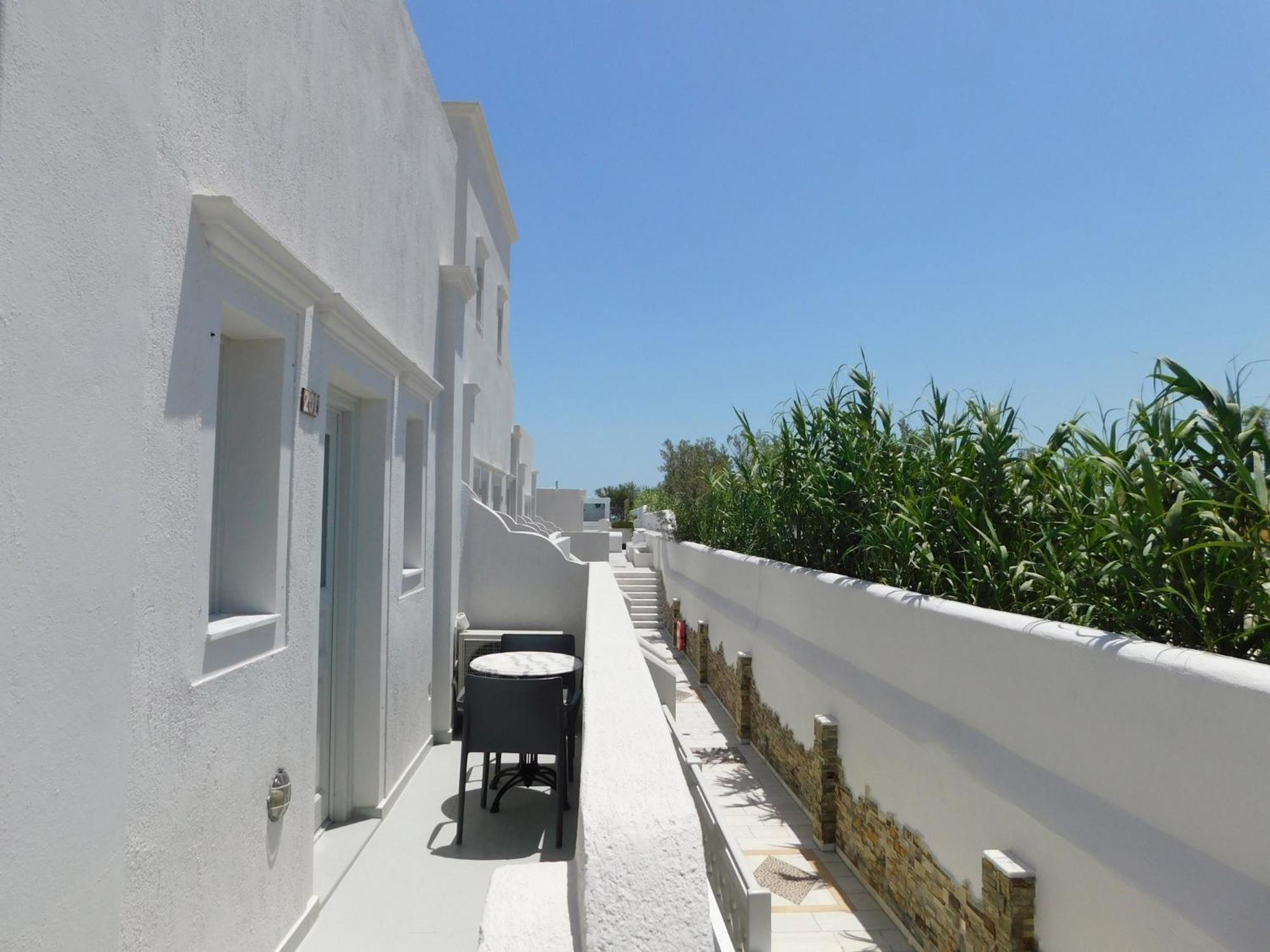 Perissa Beachfront Rooms Εξωτερικό φωτογραφία